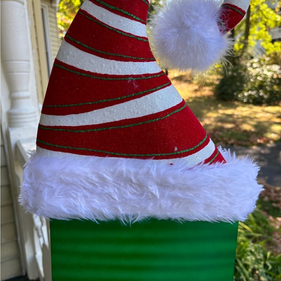 2014 Pier One My Heart Belongs to Santa Decoration - Picture 14 of 15